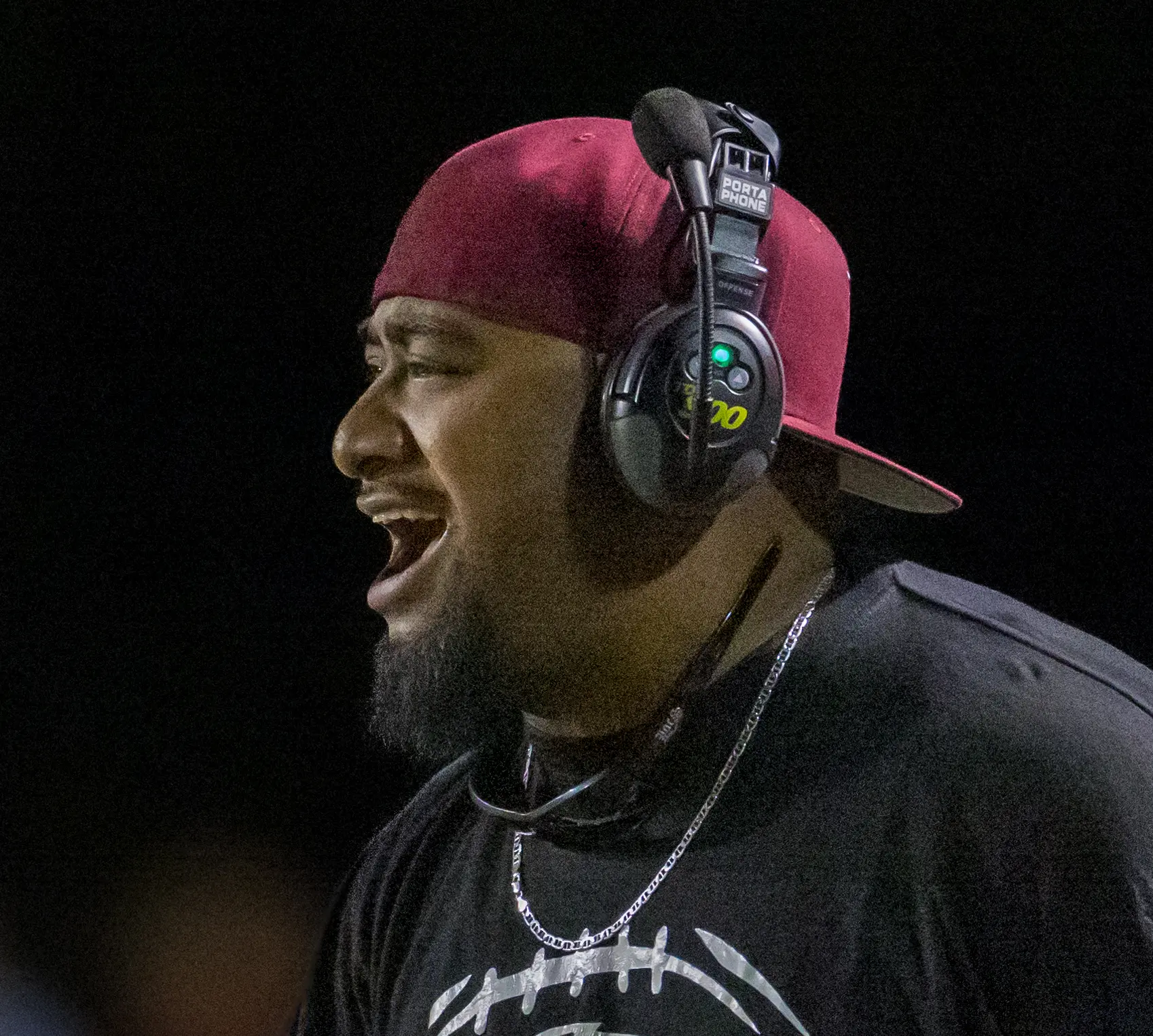 Varsity Coach/DC/LB/TE Sione Vaiomounga